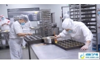 中秋临近月饼市场产销两旺！传统匠心与健康